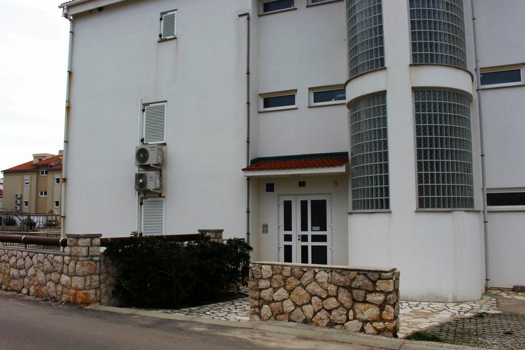 Babe Beach Apartment Novalja Exterior photo