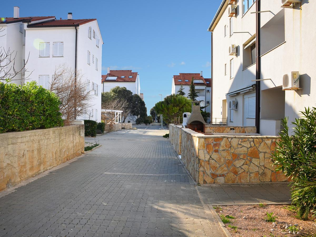 Babe Beach Apartment Novalja Exterior photo